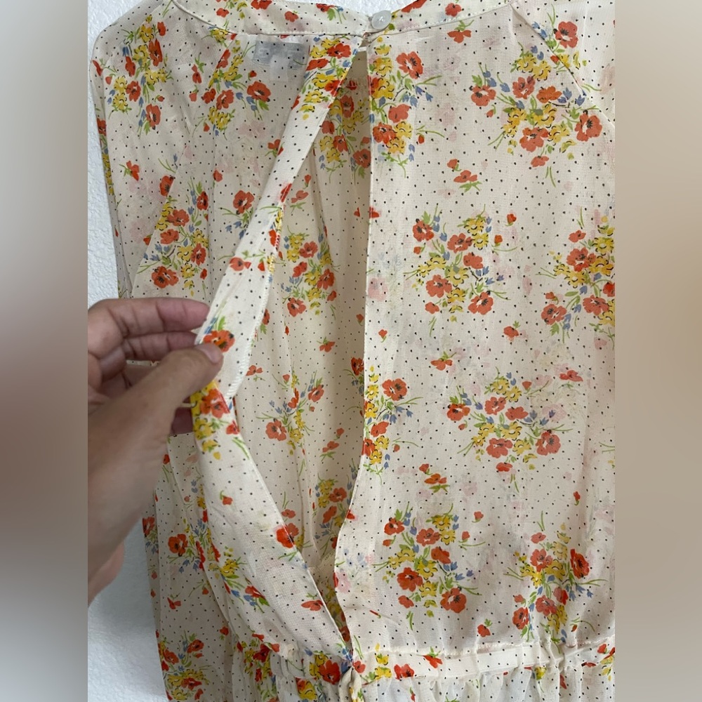 Pretty Flowered Blouse Lightweight - image 4